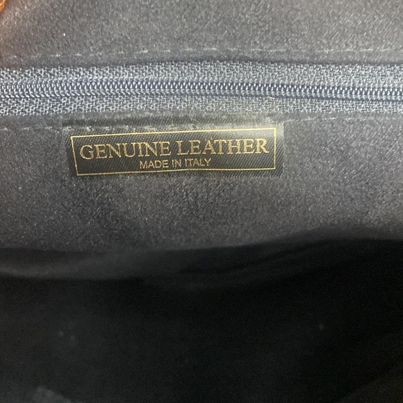 GENUINE LEATHER MADE IN ITALY Large Tote( NWOT) - Picture 9 of 11